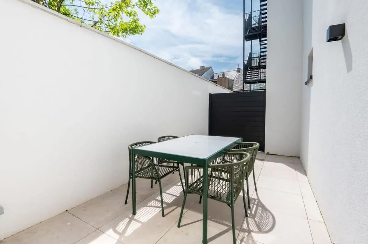 Beautiful Renovated Apartment In An Authentic Building Ostend