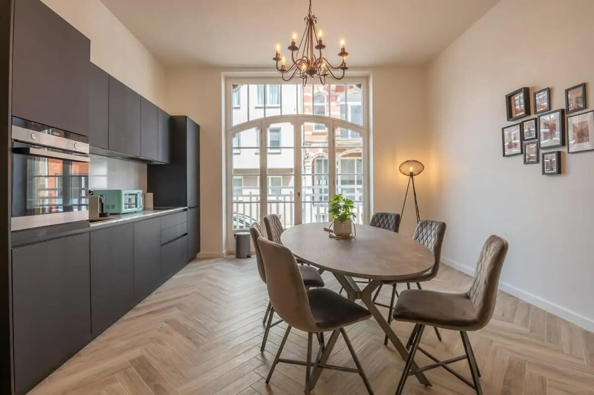Beautiful Renovated Apartment In An Authentic Building Ostend