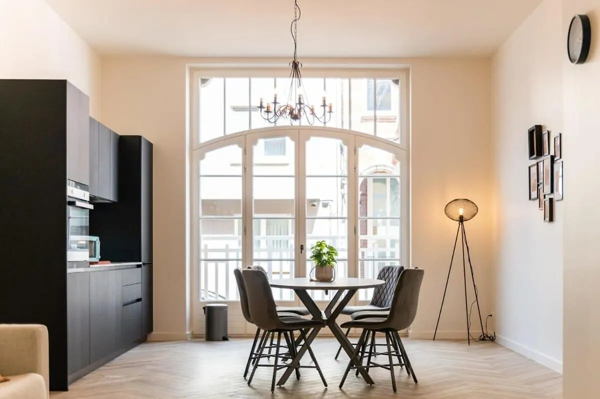 Beautiful Renovated Apartment In An Authentic Building Ostend